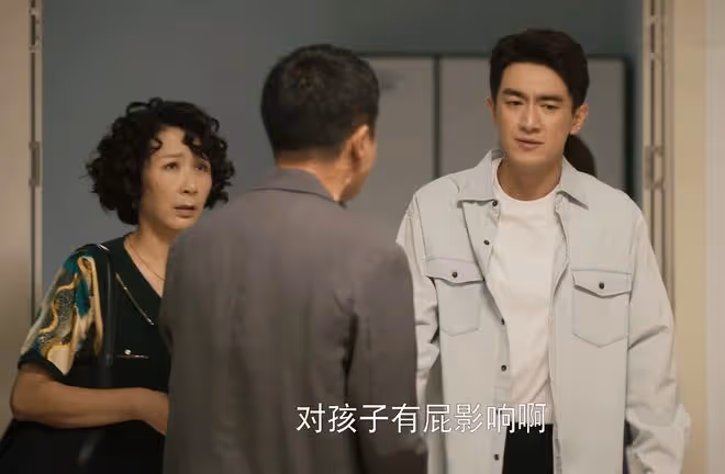 玫瑰的故事：直到蘇更生婚史曝光，才發現，黃振華為何出軌白曉荷