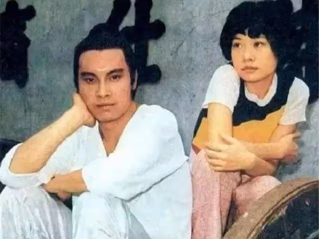 《玫瑰的故事》作者19歲離婚,搶閨蜜男朋友,人生比小說更精彩