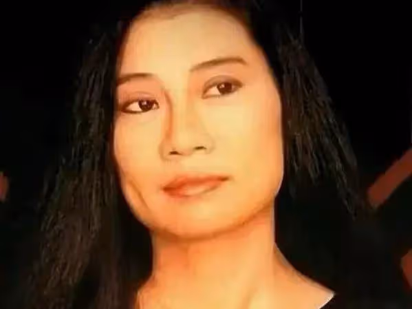 《玫瑰的故事》作者19歲離婚,搶閨蜜男朋友,人生比小說更精彩