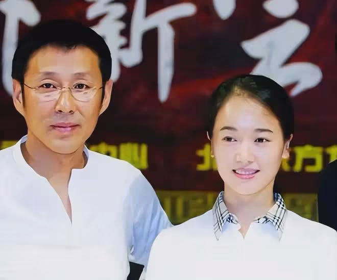 可惜了!46歲左小青超級美,13歲女兒卻是路人臉,基因咋傳的?
