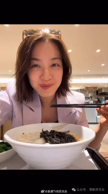 朱千雪坐月後首出關！麥明詩孖老公家人過大海順道天倫樂