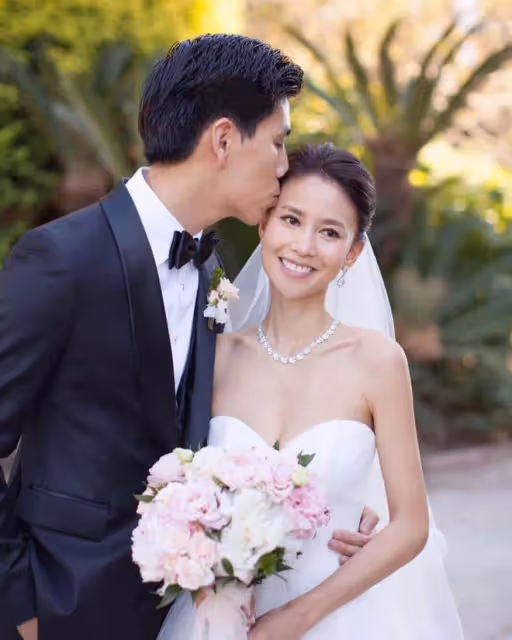 TVB前港姐結婚八周年曬甜蜜合照,曾擊敗鍾嘉欣登花旦人氣榜首位