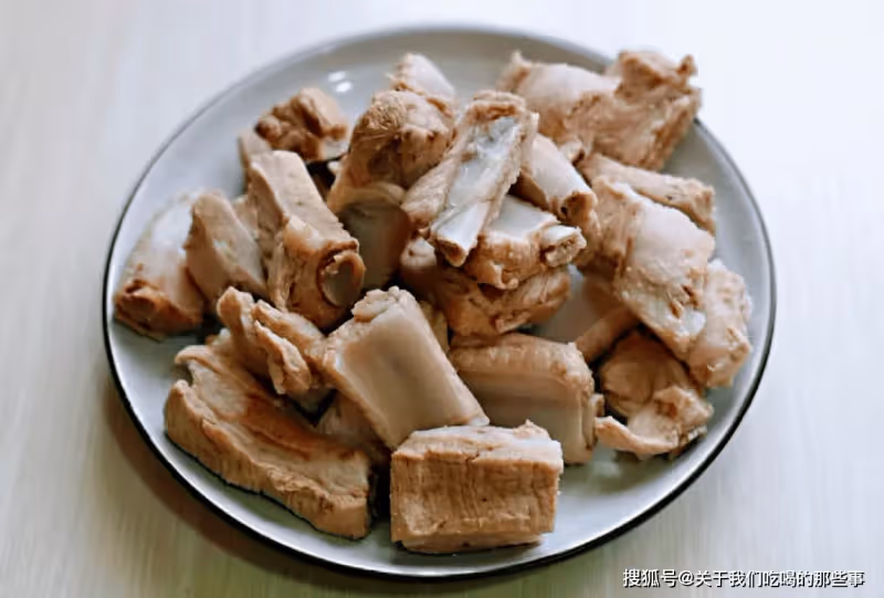 排骨直接焯水,難怪腥味重!多做一步,排骨軟爛可口,香味十足