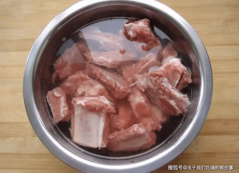 排骨直接焯水,難怪腥味重!多做一步,排骨軟爛可口,香味十足