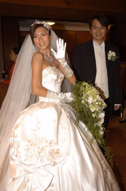 突發!又一對TVB恩愛夫妻宣布離婚,女方曾與陳自瑤競爭最佳女配角