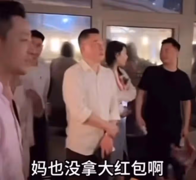 小梅改口叫媽，張蘭準備大紅包，兒媳婦現場給全家人敬酒