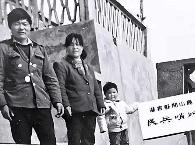 回顧：夫妻駐守孤島32年，無電無淡水年薪5000，黑夜裡靠喝酒壯膽