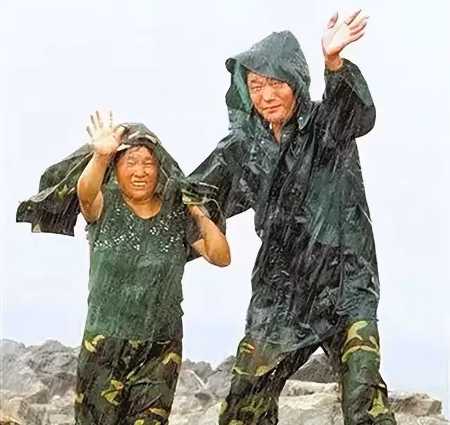 回顧:夫妻駐守孤島32年,無電無淡水年薪5000,黑夜裡靠喝酒壯膽