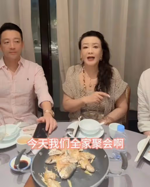 張蘭親暱稱新兒媳「閨女」，婆媳和諧引關注，緣分果然妙不可言