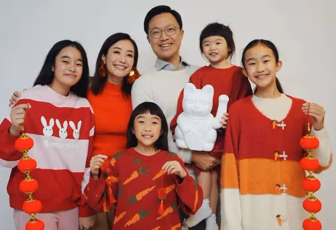 TVB前女星大曬內衣照！曾傳與謝霆鋒拍拖，婚後生4個女兒