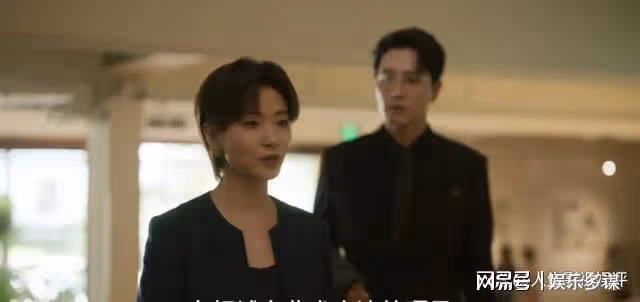 莊國棟一桌菜揭真相,擊碎方協文窮酸炫耀,玫瑰終識生活品質之重