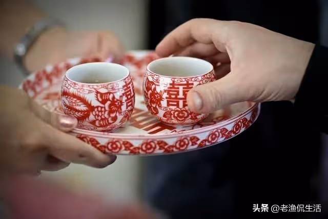 婆家答應給72萬8聘金，我婚前意外懷孕了「婆婆反悔不給聘金」結果「全程沈默的公公突然冒出一句話」我當場淚崩