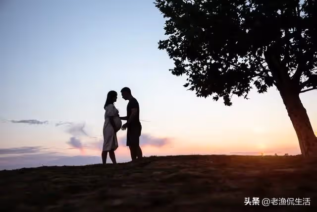老公出軌又外遇，我帶著女兒離婚了…誰知道再婚又遇到渣男又我再次離婚，想回娘家「卻說沒我的房間」不被接納！ 走投無路時，我突然想起「前公公6年前給我的提款卡」一刷餘額愣在原地…