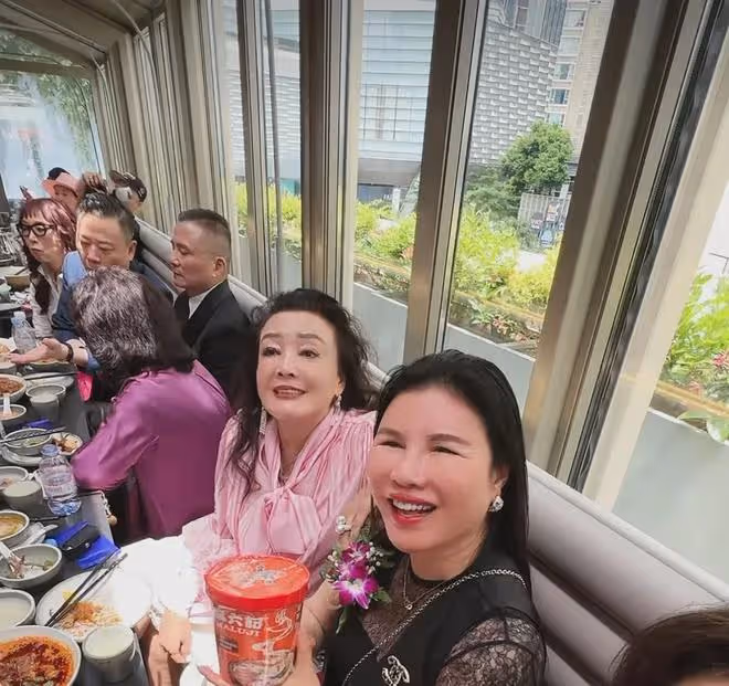 汪小菲殺瘋了,深圳新店開業陣仗堪比明星,網友:光頭嫂要後悔了