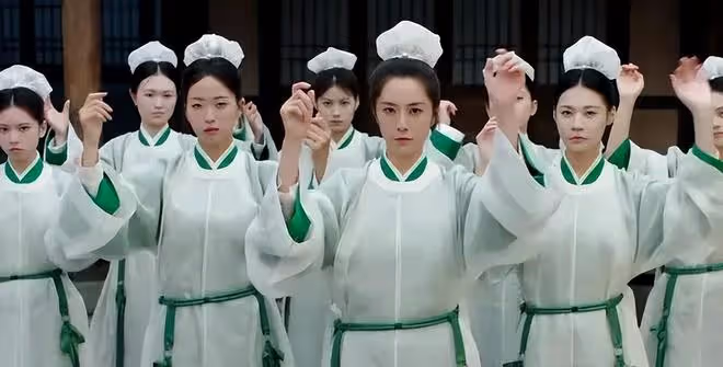 爆火短劇女主,卻在《墨雨雲煙》淪為背景板,這麼不經考驗?