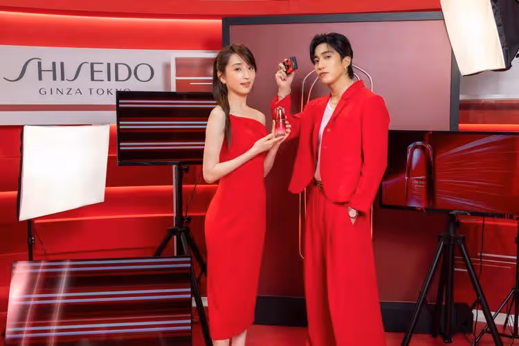婁峻碩被柯佳嬿仙女美肌震懾　自豪和資生堂小紅瓶「一樣紅」