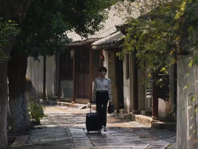 蘇更生私生子爆出,才發現白曉荷代孕不算啥