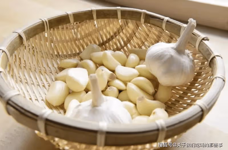 原來保存大蒜這麼簡單，不發芽不幹癟，放三個月不壞，方法真實用