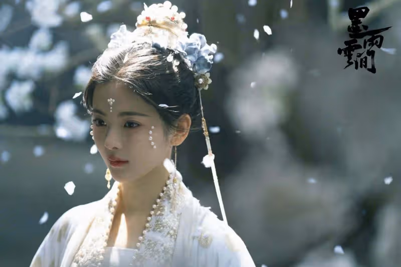 楊超越《墨雨雲間》角色出圈,演配角能火卻沒「主角運」的不止她