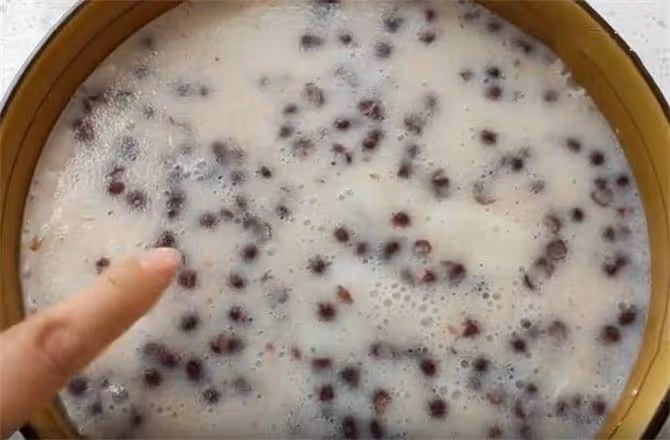 一碗紅豆,一杯牛奶,教你做夏日小甜品,清涼Q彈爽滑,2分鐘出鍋