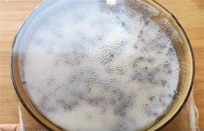 一碗紅豆,一杯牛奶,教你做夏日小甜品,清涼Q彈爽滑,2分鐘出鍋