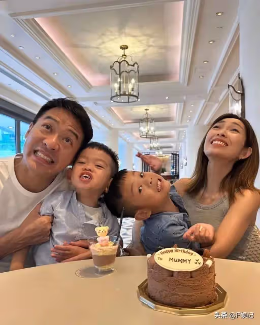 TVB離巢夫妻內地被偶遇,被錯認成林峯,與孩子全程用英語對話