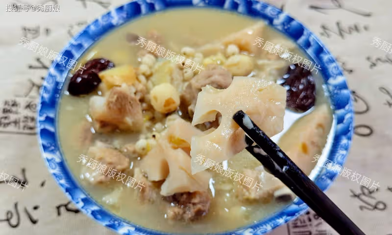 入伏前一碗湯，不用醫生開藥方，這湯每天喝一碗，祛濕養顏又潤膚