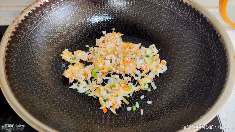 豆腐和它天生一對,懂得吃的人不多!煮出消暑羹一碗,滑嫩不膩、一口極致鮮美