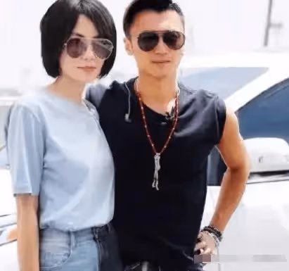 要復婚?張柏芝帶娃夜宿謝霆鋒豪宅,謝賢態度說明一切