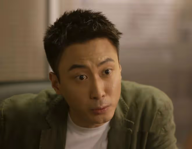 《玫瑰的故事》直到方協文眾叛親離,他還不知,就連女婿都鄙夷他