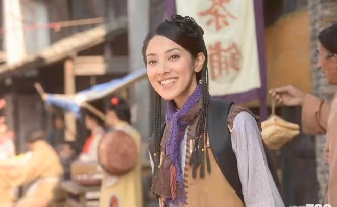 32歲前TVB女星曾被影帝批評演技差,九年後大方承認是人生污點