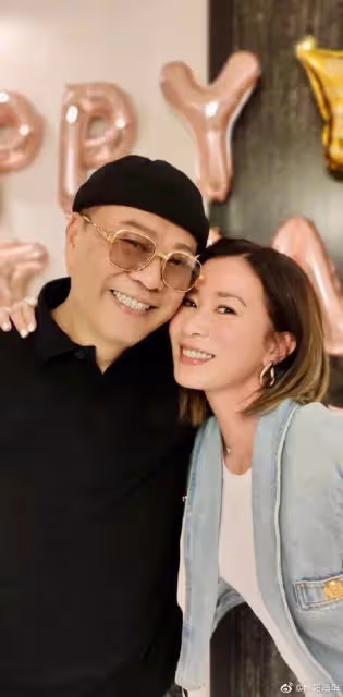 官宣!TVB人氣視帝宣布簽約新公司,與百億太太結婚28年不生小孩