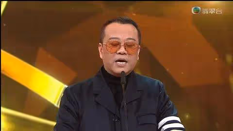 官宣!TVB人氣視帝宣布簽約新公司,與百億太太結婚28年不生小孩