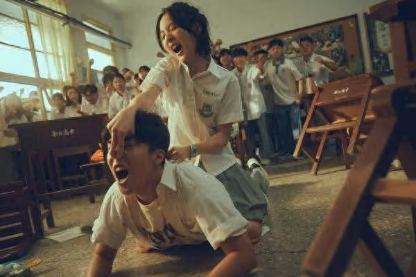 《夏日的檸檬草》李沐和婁峻碩大打出手！　十字固定、戳鼻孔賤招全來
