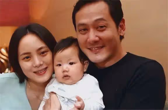 她為愛退圈做家庭婦女,卻難逃七年之癢離婚,45歲為兒子仍單身