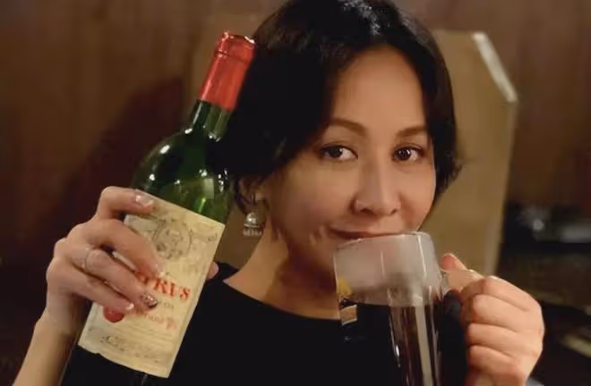 娛樂圈嗜酒如命的10位女明星, 一個比一個能喝,看看都是誰 ?