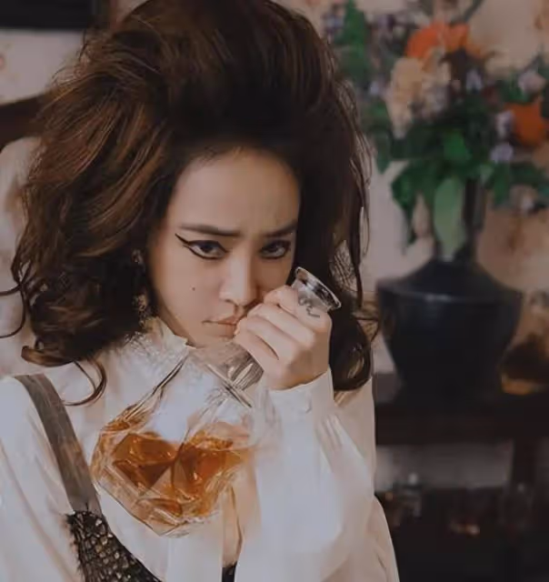 娛樂圈嗜酒如命的10位女明星, 一個比一個能喝,看看都是誰 ?