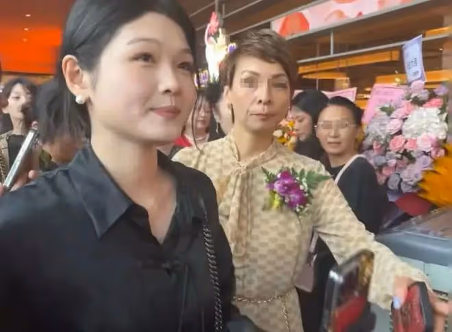 網紅中S赴麻六記開業被驅趕,直播間慘遭封禁,馬筱梅獲張蘭維護