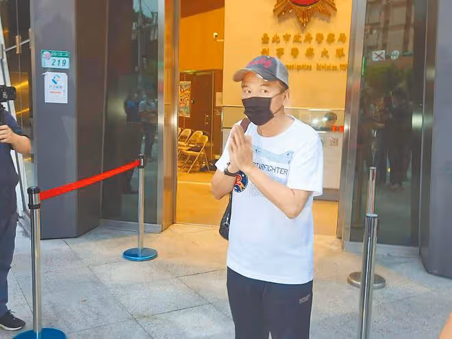 孫安佐交30萬被釋放,孫鵬撒錢救兒,狄鶯嘲笑兒子需要保護