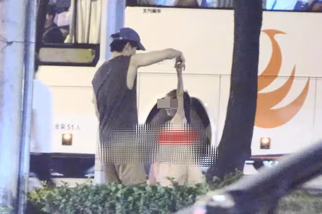 董子健陪女兒在街邊跳舞被偶遇,6歲大福長得像爸爸,氣質隨孫怡