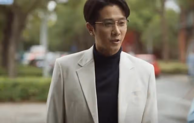 玫瑰的故事:莊國棟婚後加密相冊被發現,10年後拋棄原配再求婚