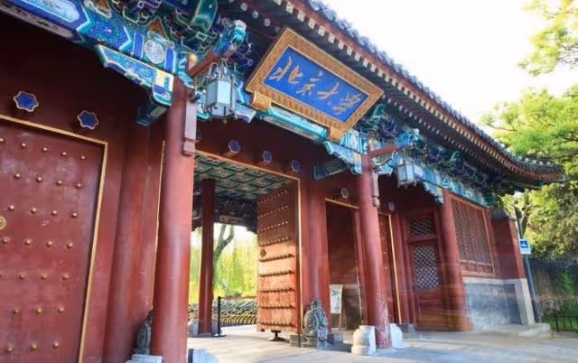 回顧：北大學霸遠嫁非洲，因戰爭無奈回國賣盒飯再見老公已是大官