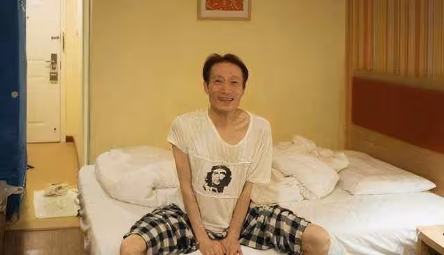 回顧「巨嬰」郭冷:被稱為「男版楊麗萍」,年入百萬為何無人敢嫁