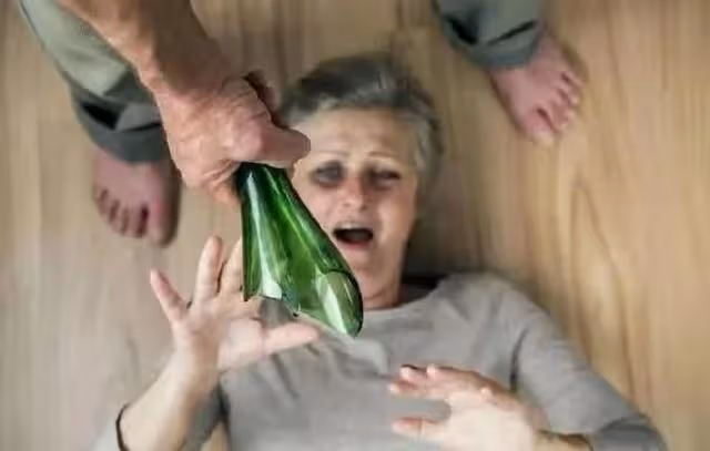 回顧：19年一位重男輕女的父親家暴10多年，中考前殺害15歲女兒