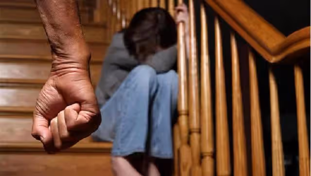 回顧:19年一位重男輕女的父親家暴10多年,中考前殺害15歲女兒