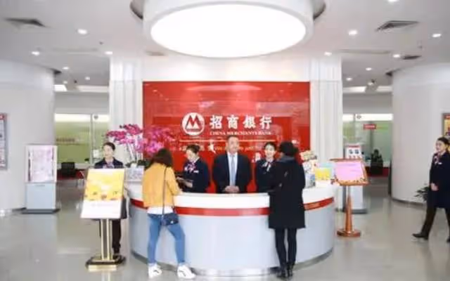回顧:28歲女孩欠了40萬,母親得知後拿出領養證稱你不是我親生的