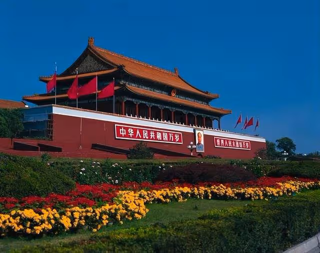 回顧：清華教師妻子叫快遞上門，結果在家中被殺，家屬稱血債血償