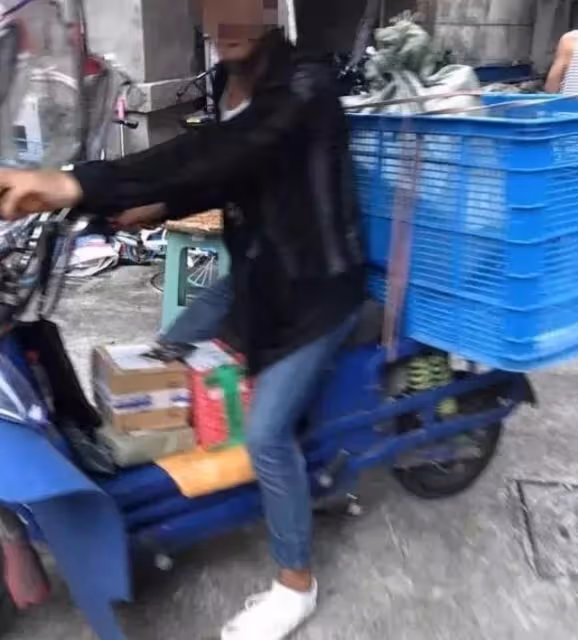 回顧:清華教師妻子叫快遞上門,結果在家中被殺,家屬稱血債血償