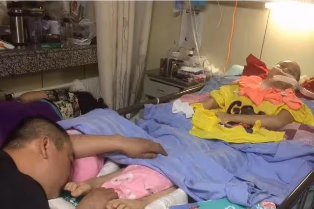 回顧:17歲美女學霸遇車禍成植物人,父母床前苦守2年奇蹟初現
