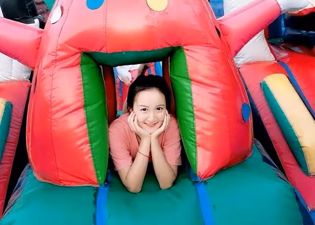 回顧：17歲美女學霸遇車禍成植物人，父母床前苦守2年奇蹟初現